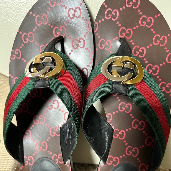 GUCCI KIKA THONG SANDALS - Picture 2 of 10